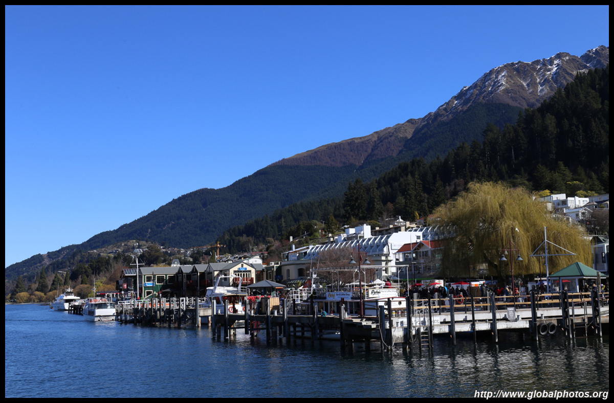 Queenstown Nz Nov18visitors Queenstown Mall On Stock Photo 239697475