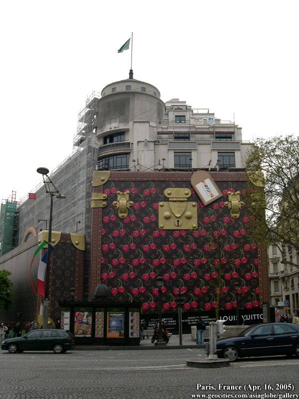 Champs Elysees symbolic setting for largest Louis Vuitton store in