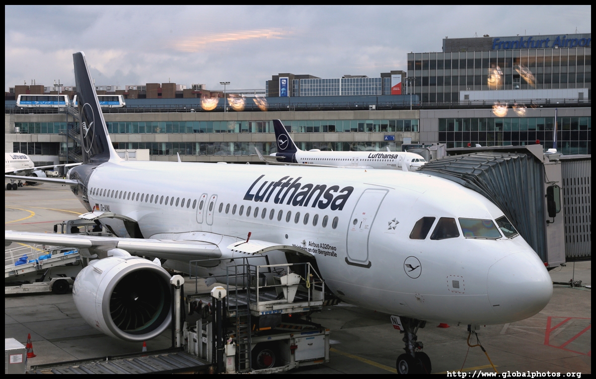 LH 797 to LH 902 : Transiting in Frankfurt